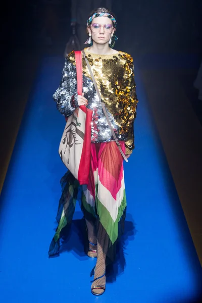 Look 11